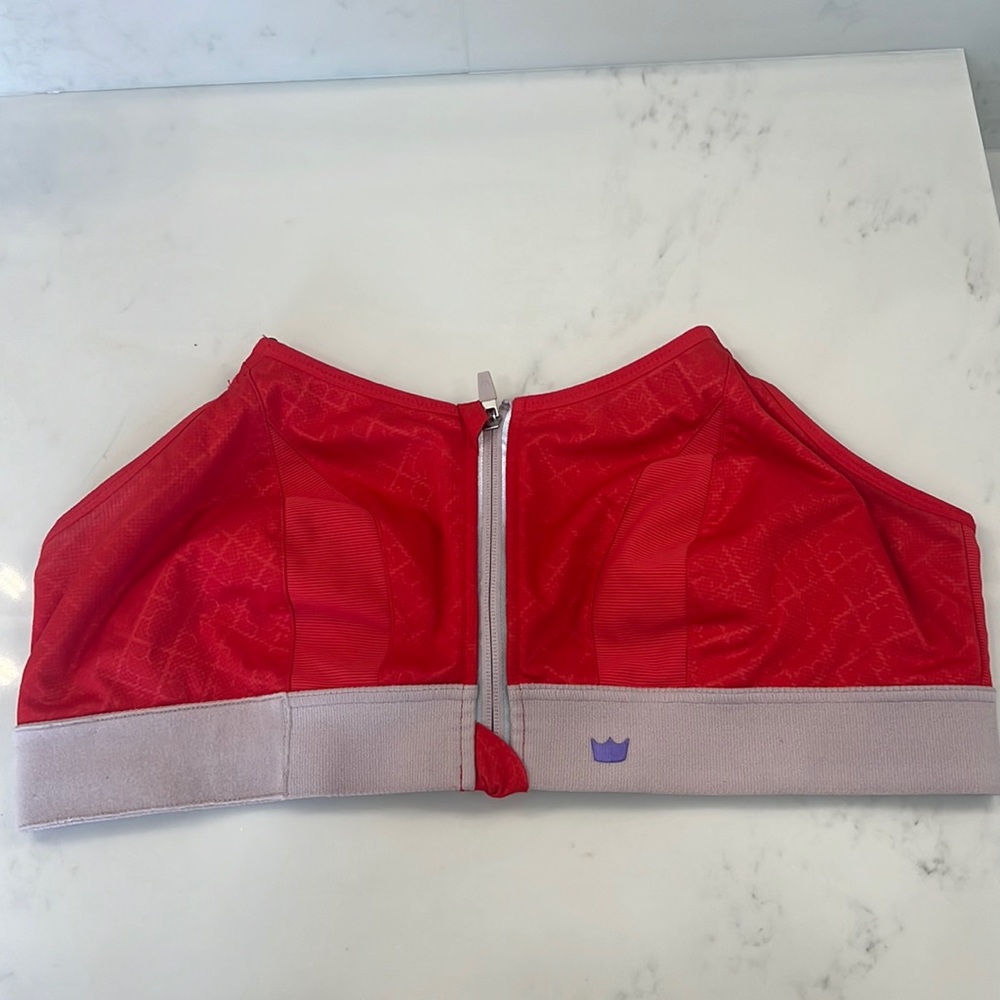 SHE-FIT Sports Bra